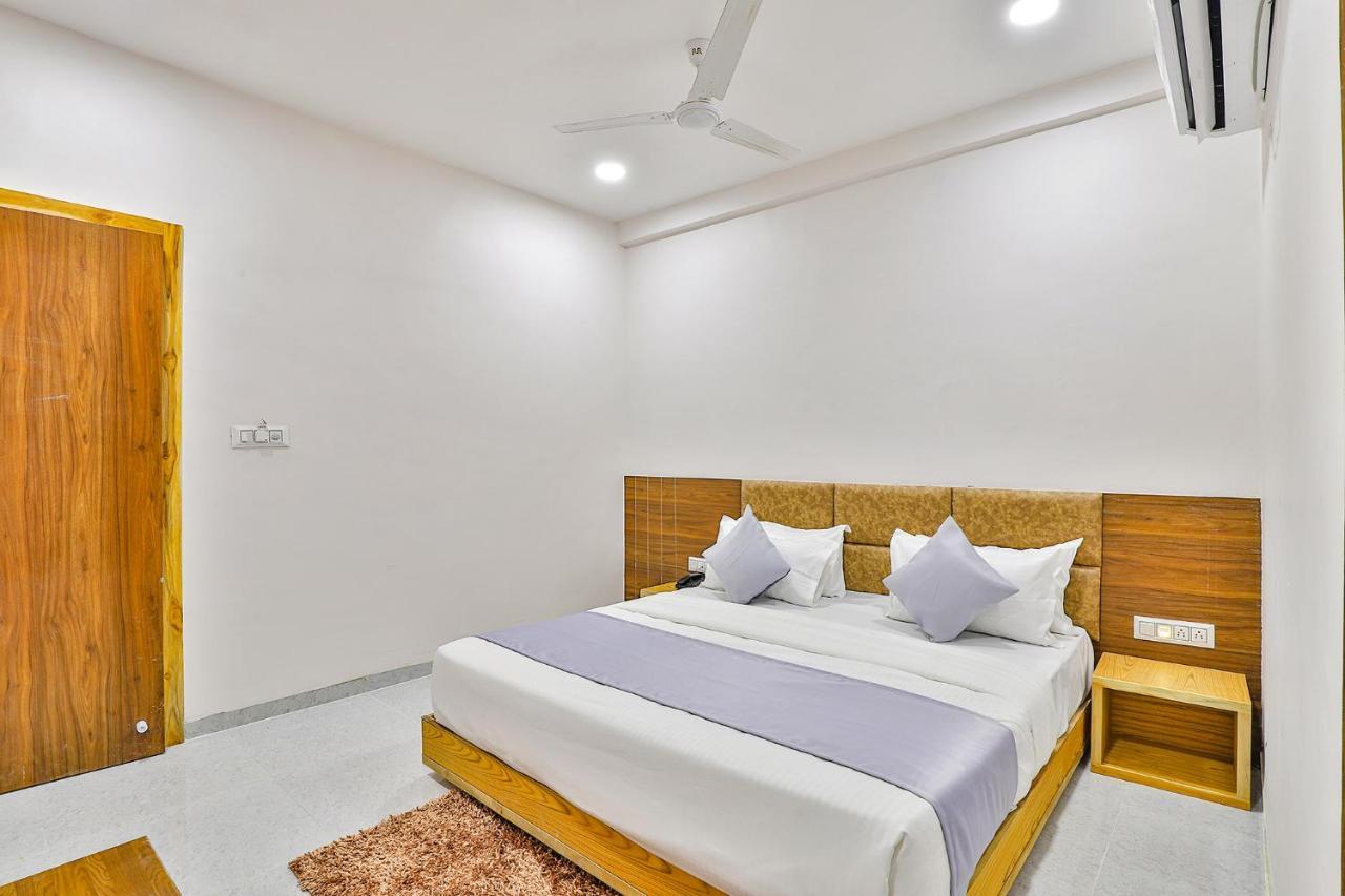 Fabhotel Parkland A Ahmedabad Ngoại thất bức ảnh