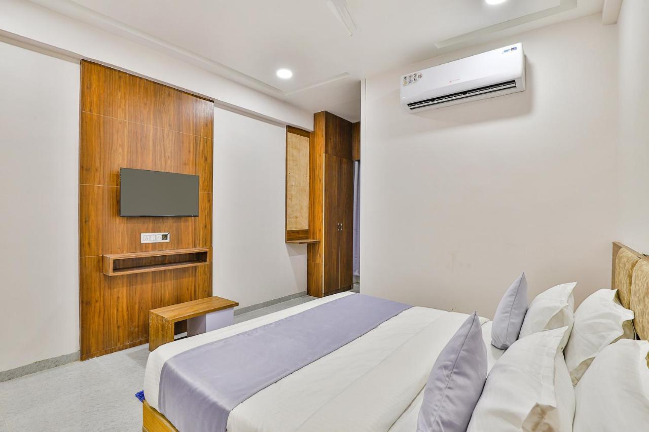 Fabhotel Parkland A Ahmedabad Ngoại thất bức ảnh